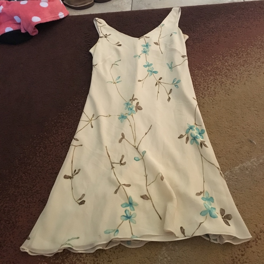 Tan midis dress never worn